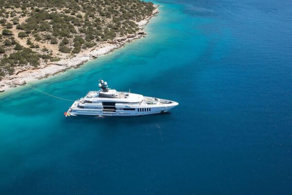 ouranos-yacht-charter-aeria3
