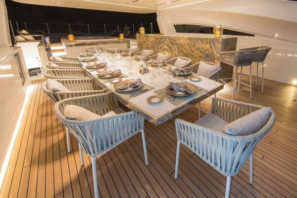 ouranos-yacht-charter-sun-deck-dinning2