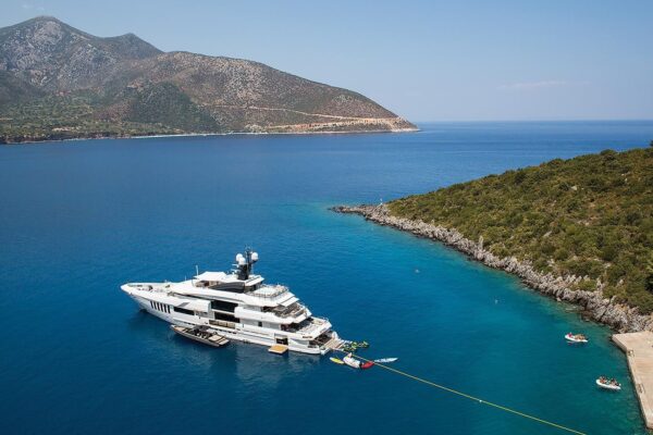 ouranos-yacht-charter-vacation4